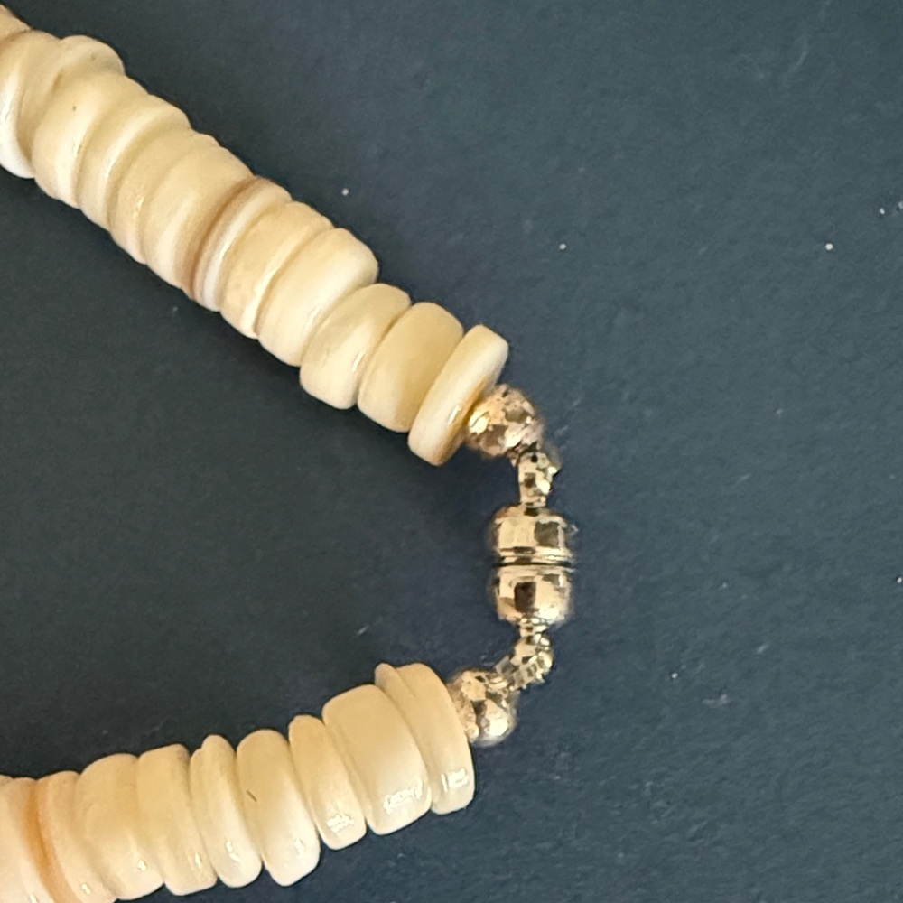 Natural Shell bracelet - Picture 3 of 3